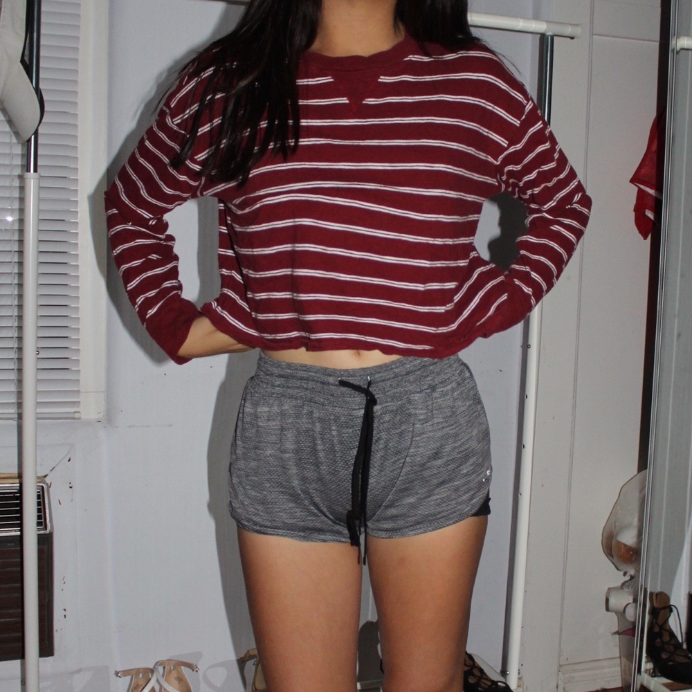 STRIPED LONG SLEEVE CROP TOP